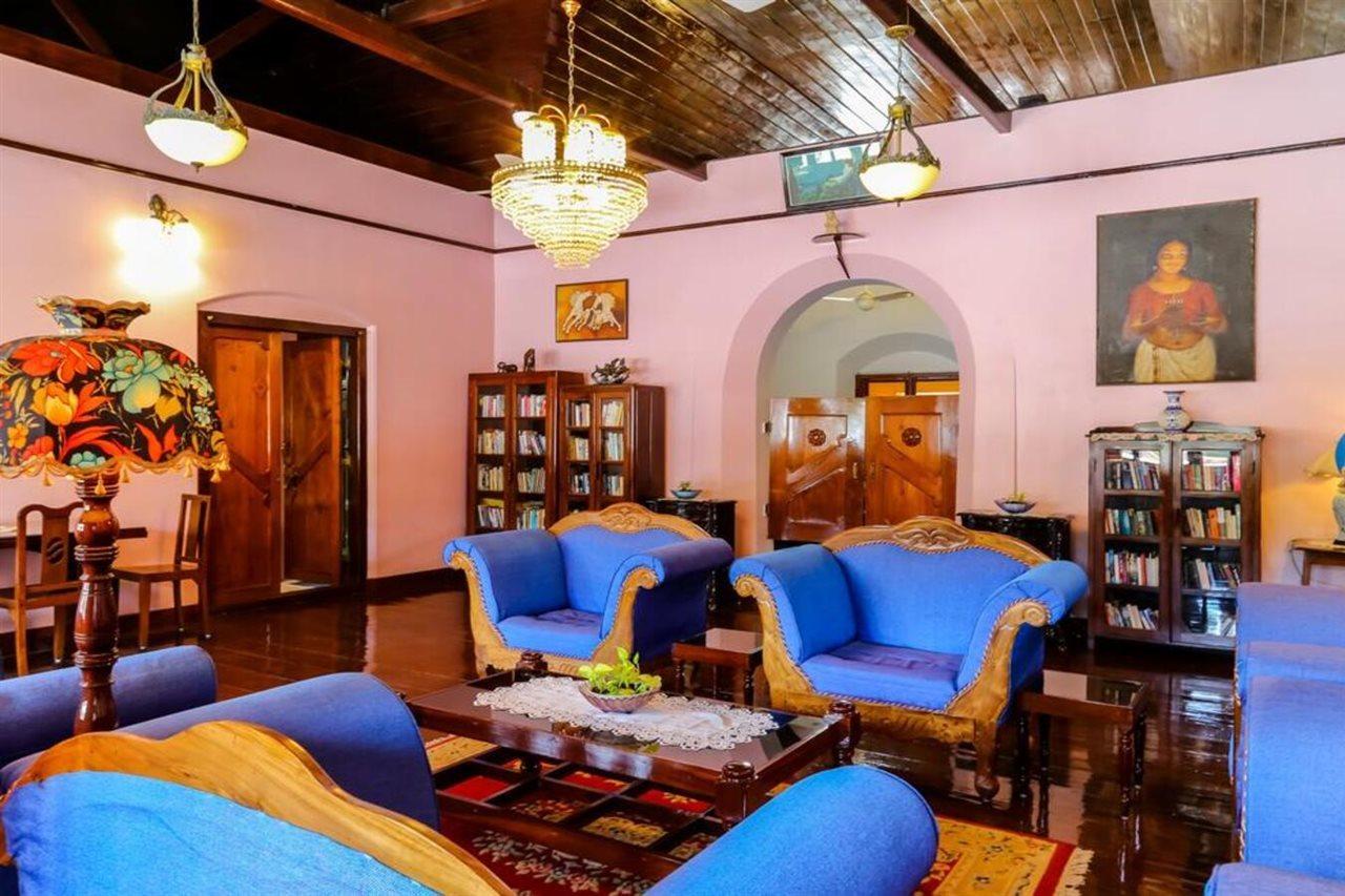 Chiramel Residency Apartment Kochi Bagian luar foto